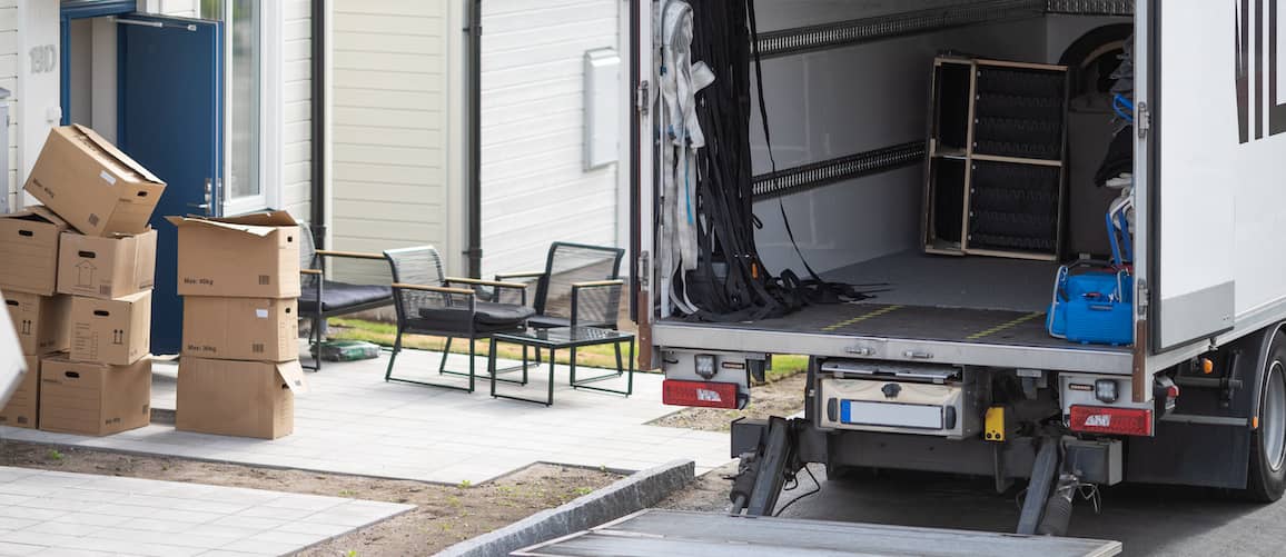 Find the Best Furniture Movers in the US: Top 5 Companies for Relocating  Your Prized Pieces